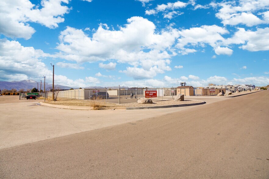 More Photos Of 850 Valley, Colorado Springs Self Storage For Sale