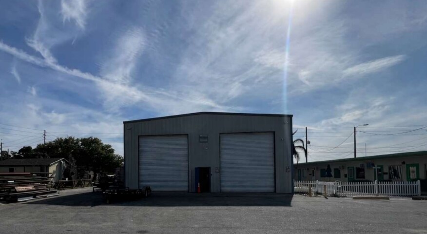 More Photos Of 221 N Scenic Hwy, Frostproof Flex For Sale