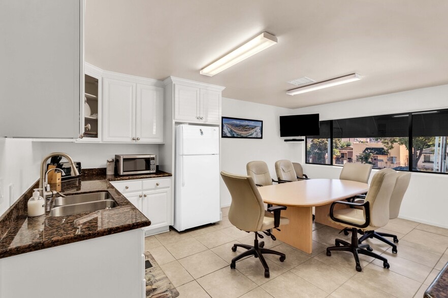 More Photos Of 1316-1320 Coolidge Ave, National City Light Distribution For Sale