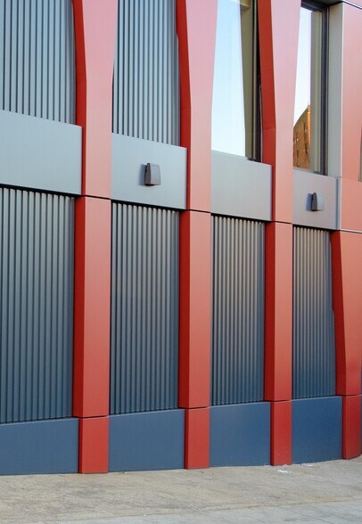 More Photos Of 200 W Tremont Ave, Bronx Schools For Lease