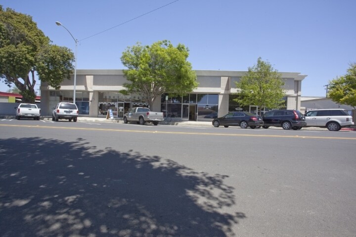 More Photos Of 124-126 N I St, Lompoc Storefront Retail Office For Sale