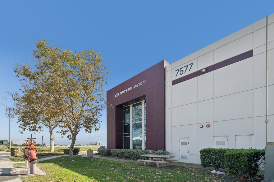 More Photos Of 7577 Airway Rd, San Diego Warehouse For Sale