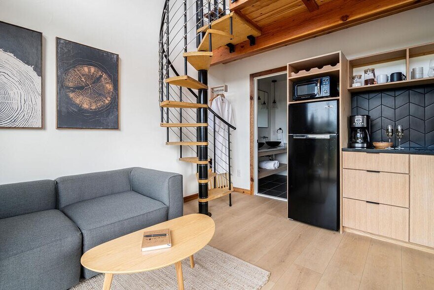 More Photos Of 1956 Loudon Rd, Fredericksburg Hotel For Sale