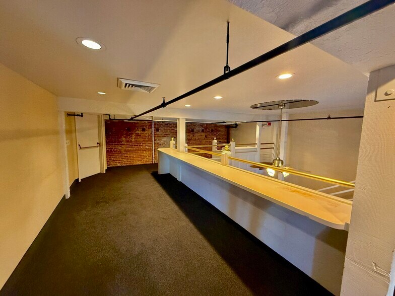 More Photos Of 1590 California St, Redding Apartments For Lease