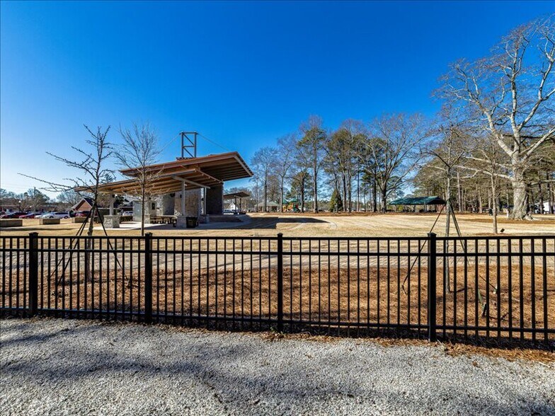 More Photos Of 2057 Grayson Hwy, Grayson Freestanding For Sale