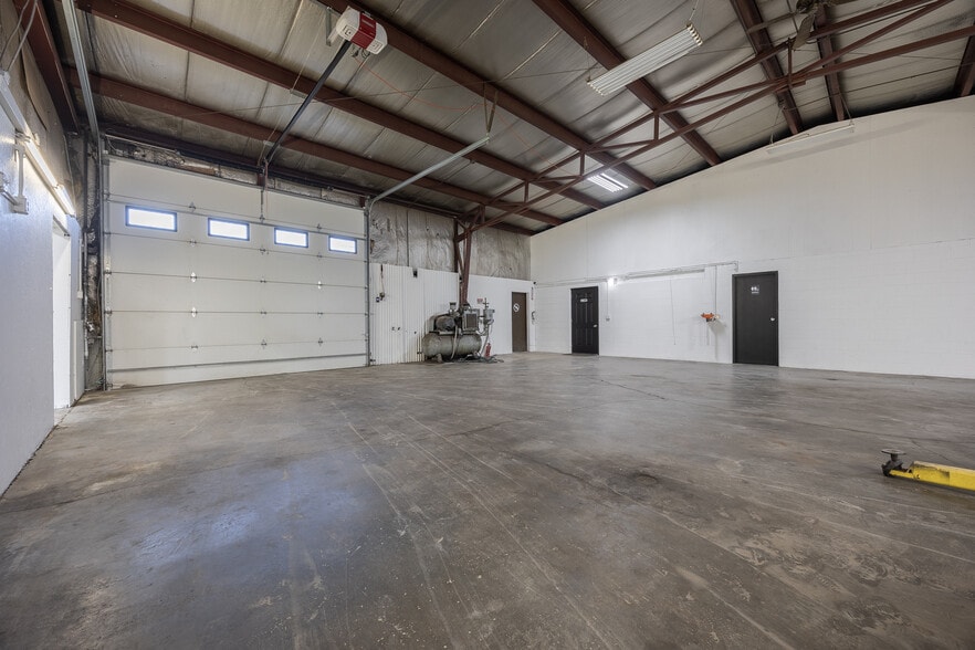 More Photos Of 1245 Memory Ln, Columbus Warehouse For Lease