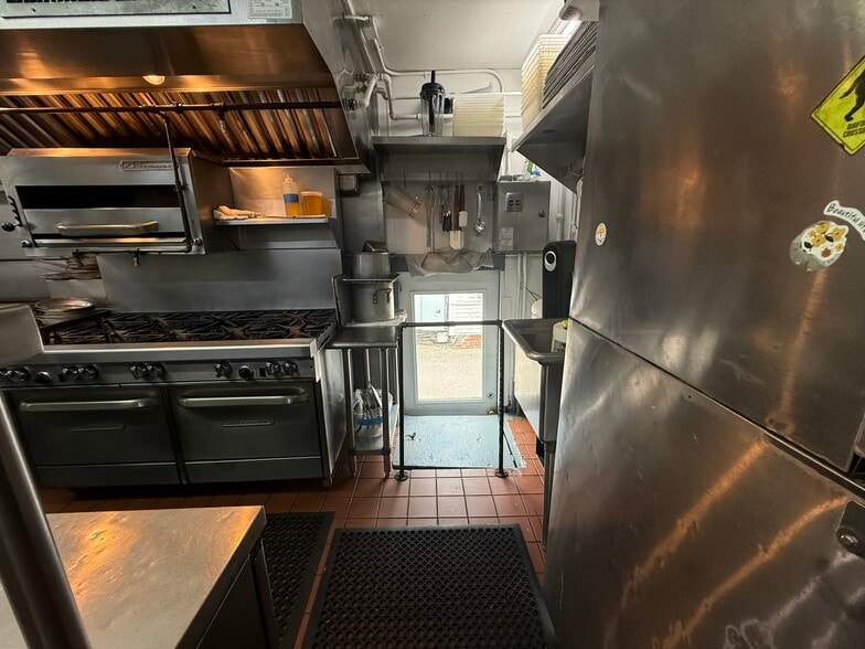 More Photos Of 133 Commercial St, Provincetown Restaurant For Sale