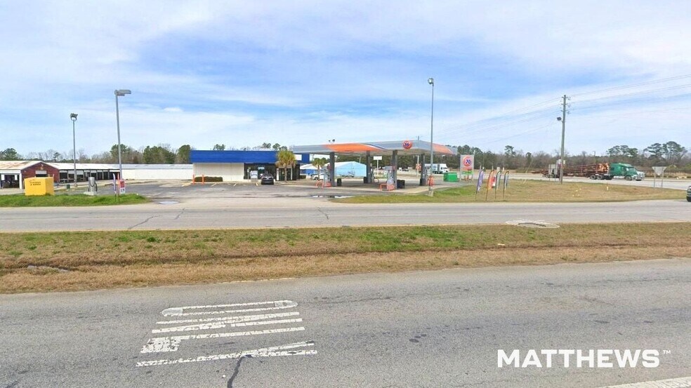 More Photos Of 4011 E Palmetto St, Florence General Retail For Sale