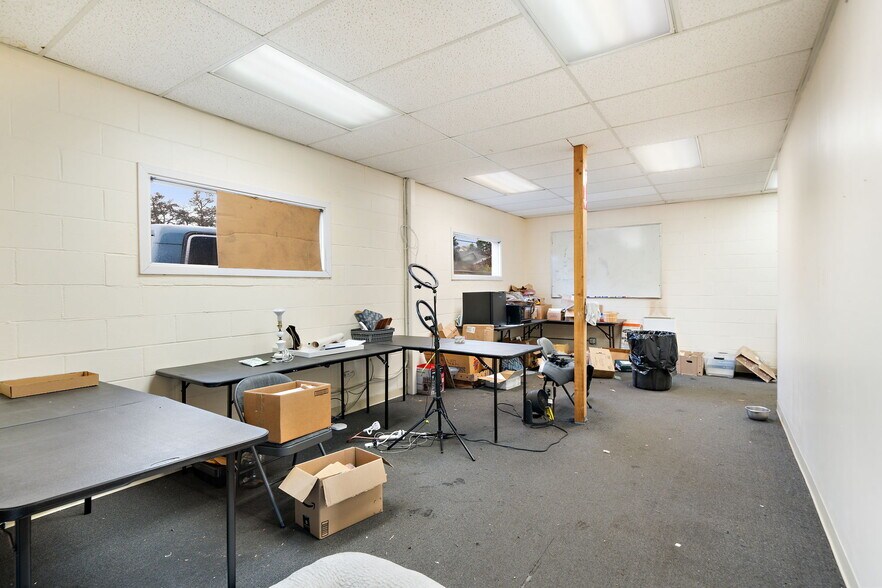 More Photos Of 209 S Sequim Ave, Sequim General Retail For Lease
