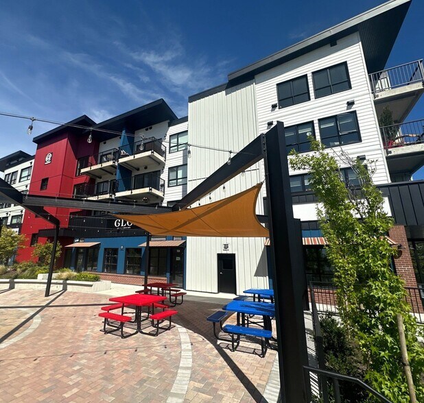 More Photos Of 1000-1018 Venture Way, Gibsons Apartments For Lease