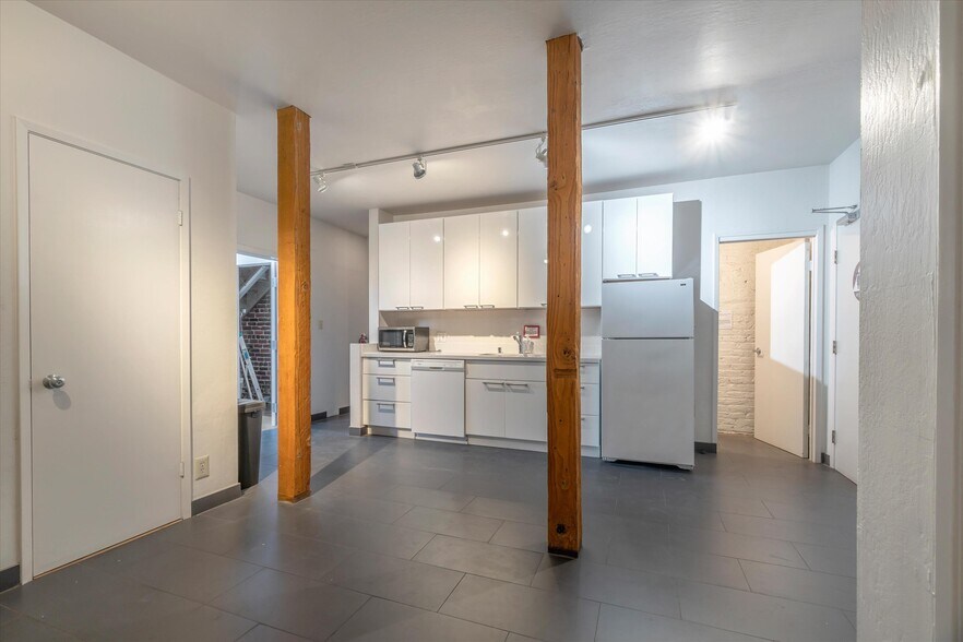 More Photos Of 1099 Folsom St, San Francisco Loft Creative Space For Lease