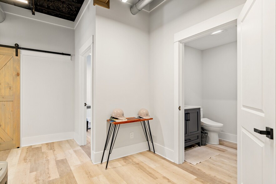 More Photos Of 6908 Office Park Cir, Knoxville Medical For Sale