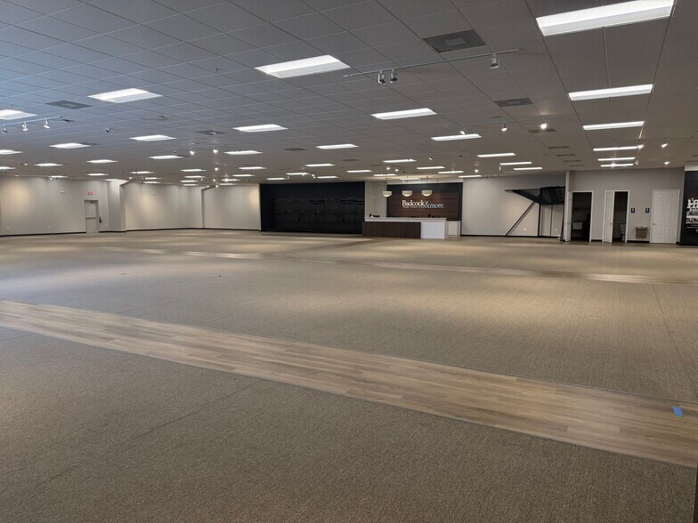 More Photos Of 311 S Ridgewood Ave, Edgewater Freestanding For Lease