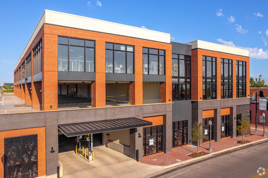 More Photos Of 701 W Magnolia Ave, Fort Worth Unknown For Lease
