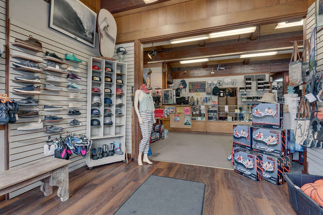 More Photos Of 170 N Lake Blvd, Tahoe City Storefront For Lease