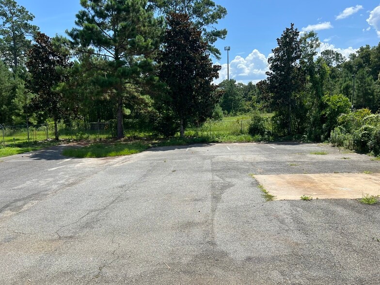 More Photos Of 3485 S Monroe St, Tallahassee Showroom For Sale