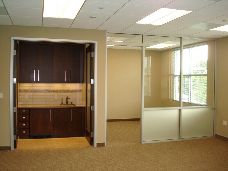 More Photos Of 18426 Brookhurst St, Fountain Valley Medical For Lease