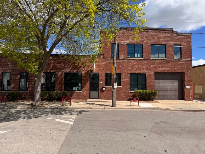 More Photos Of 3618 W Pierce St, Milwaukee Storefront Retail Office For Lease