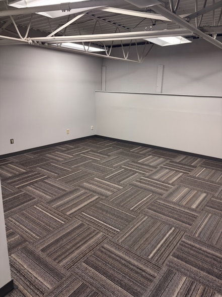 More Photos Of 176 Kaska Rd, Sherwood Park Flex For Lease