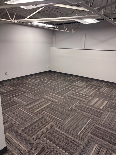 More Photos Of 176 Kaska Rd, Sherwood Park Flex For Lease