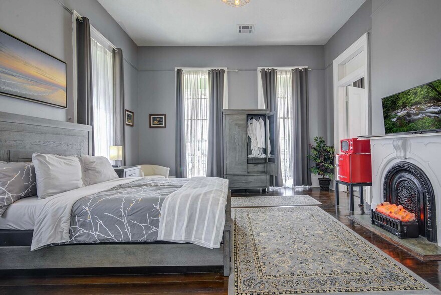 More Photos Of 1502 Market St, Galveston Hospitality For Sale