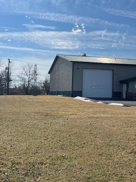 More Photos Of 12641-12647 Old Plank Dr, New Lenox Warehouse For Lease