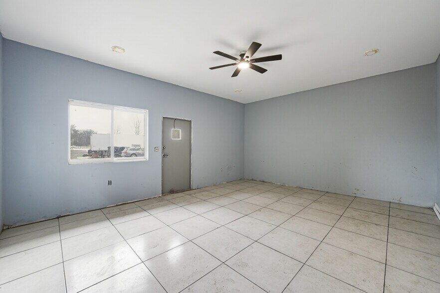 More Photos Of 1319 Tile Factory Ln, Louisville Land For Lease