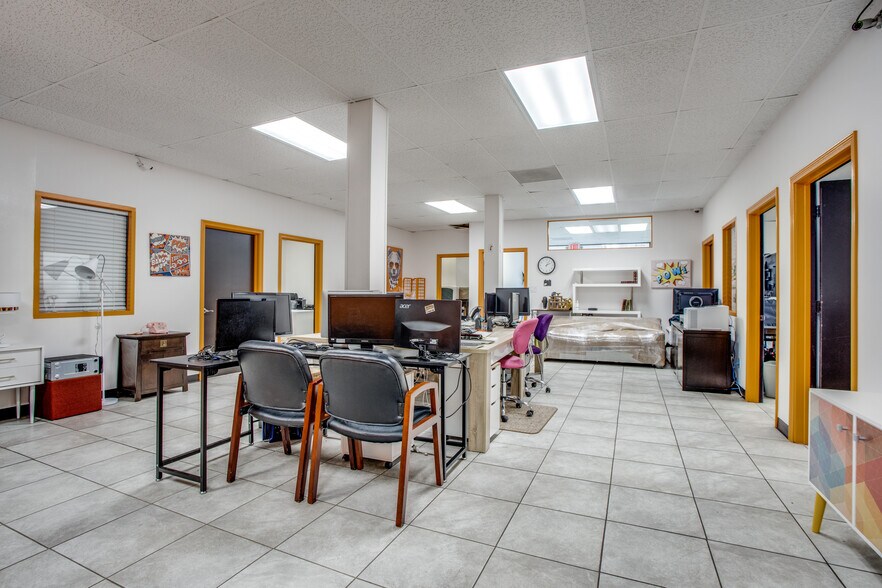 More Photos Of 502 N Haskell Ave, Dallas Office For Sale