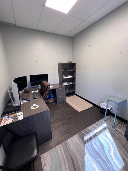 More Photos Of 5316 Lena Rd, Bradenton Light Distribution For Lease