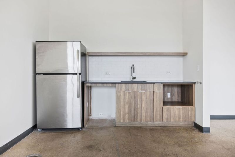 More Photos Of 315 Meserole St, Brooklyn Office For Lease