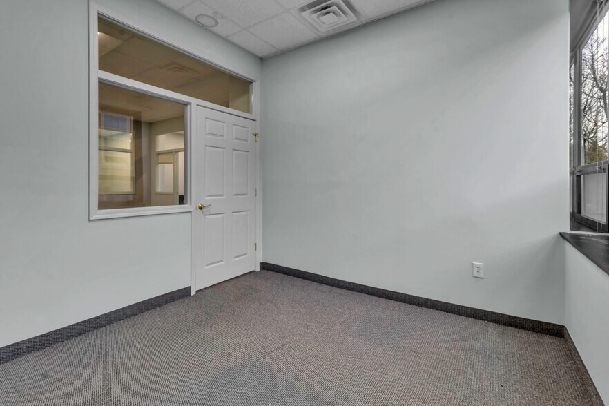 More Photos Of 1083 Delaware Ave, Buffalo Medical For Lease