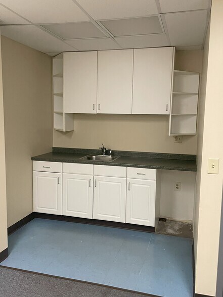 More Photos Of 41 Sequin Dr, Glastonbury Flex For Lease