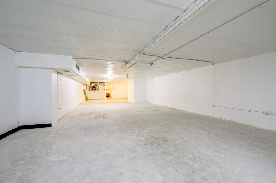 More Photos Of 6615 Cermak Rd, Berwyn Storefront Retail Residential For Lease