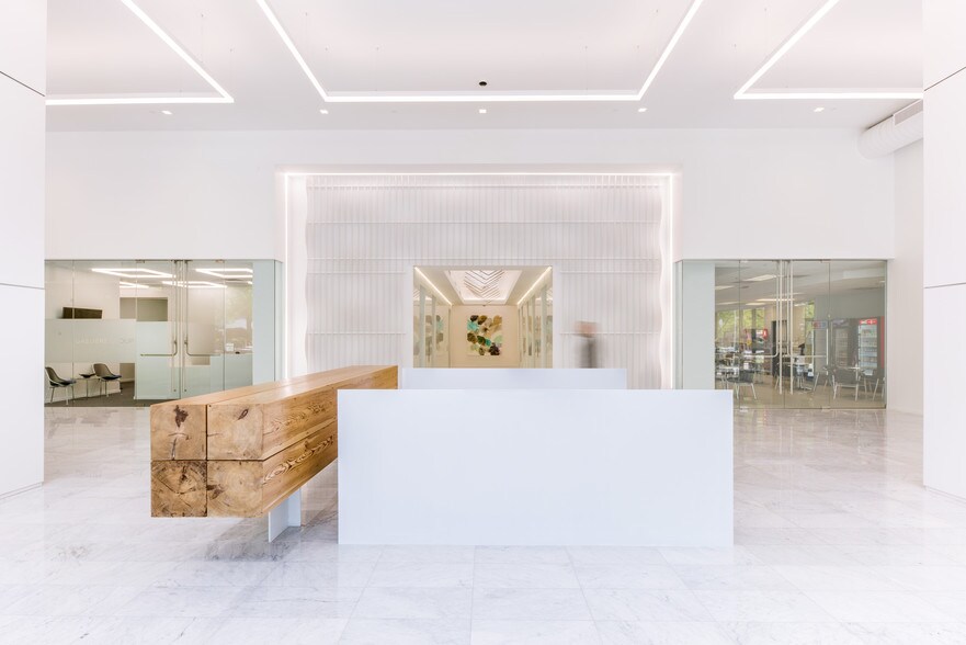 More Photos Of 3710 Rawlins St, Dallas Coworking Space