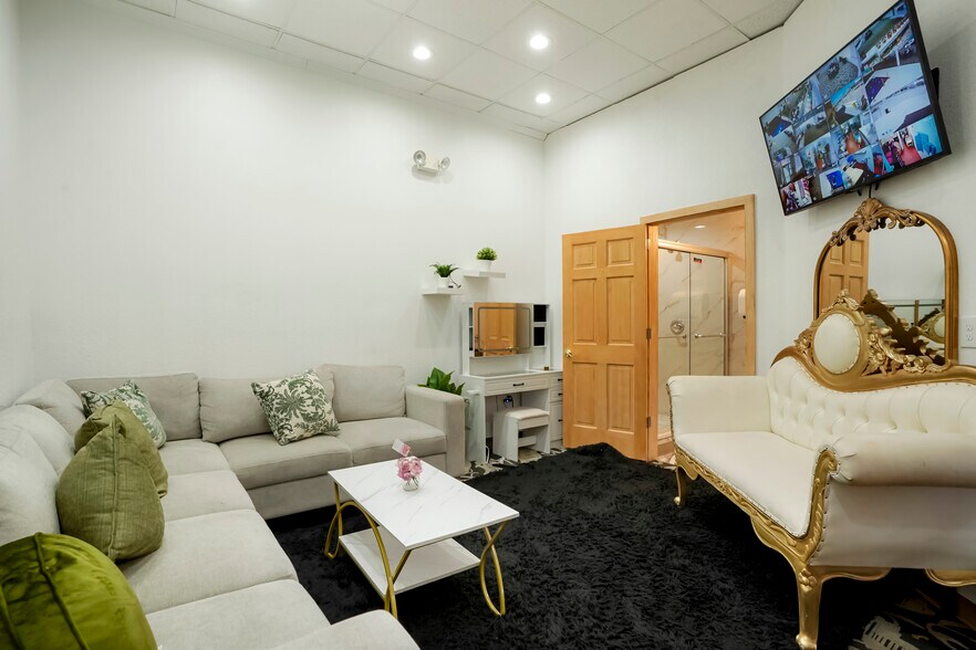 More Photos Of 9445 Park Meadows Dr, Lone Tree Restaurant For Sale