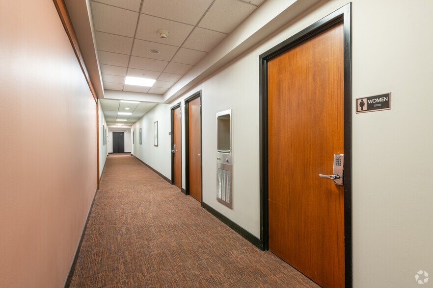 More Photos Of 1155 Elm St, Manchester Office For Lease