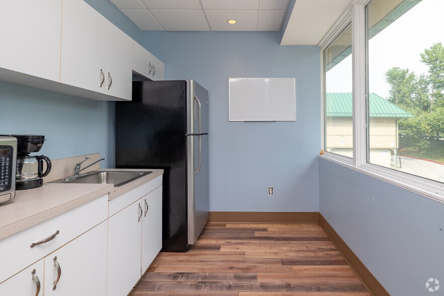 More Photos Of 510-600 E Belvedere Ave, Baltimore Unknown For Lease