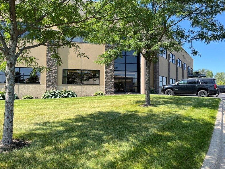 More Photos Of 20855 Kensington Blvd, Lakeville Office For Lease