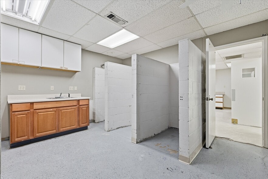 More Photos Of 2141-2149 W Park Blvd, Plano Unknown For Lease