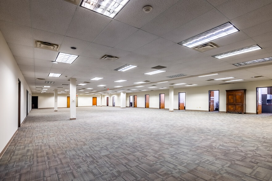 More Photos Of 9330 Amberton Pky, Dallas Office For Lease