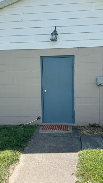 More Photos Of 2255 US 42, London Specialty For Lease