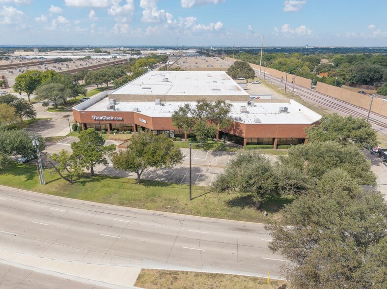 More Photos Of 1303 Marsh Ln, Carrollton Warehouse For Lease