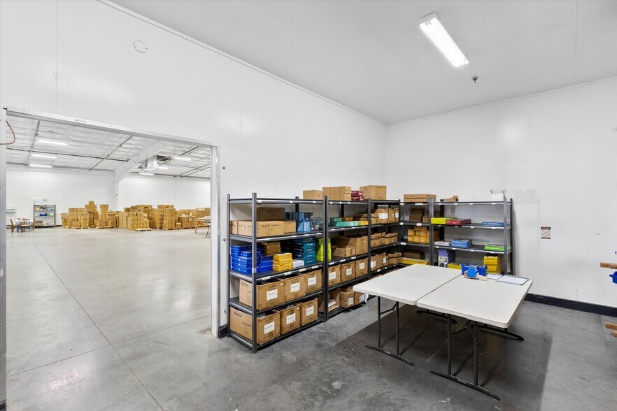 More Photos Of 820 S Central Expy, Anna Warehouse For Sale