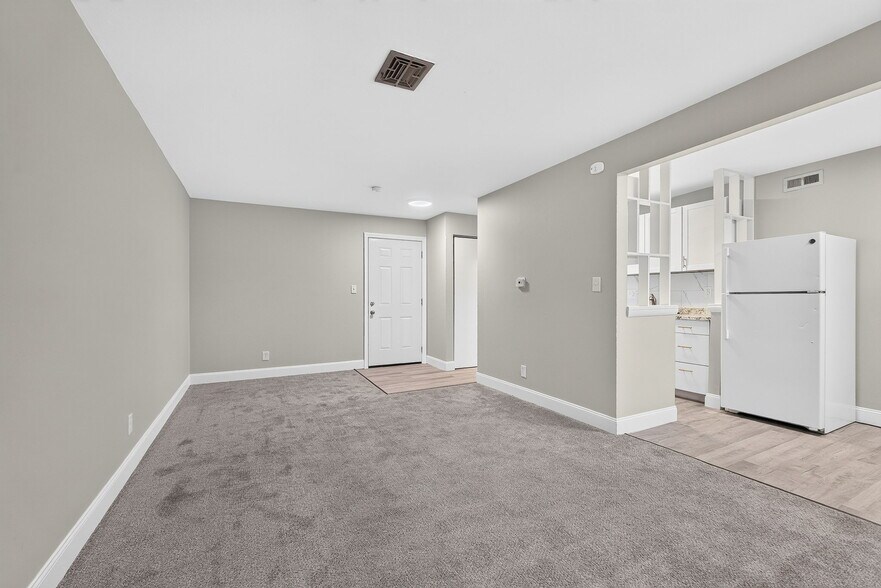 More Photos Of 3670 Seabrook Ave, Columbus Apartments For Sale