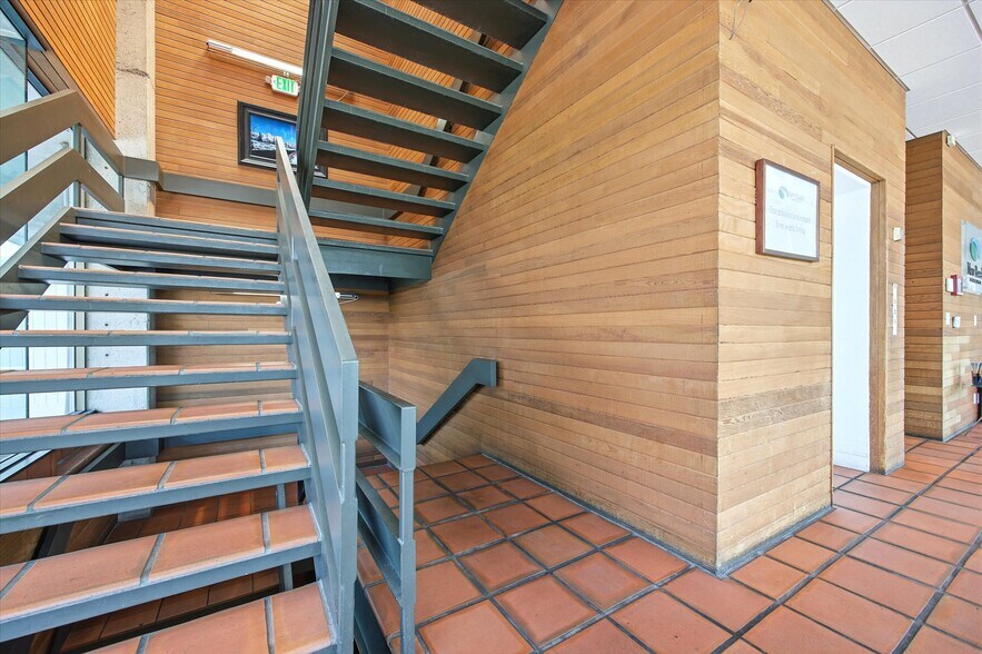 More Photos Of 2450 E Fort Union Blvd, Cottonwood Heights Office For Sale