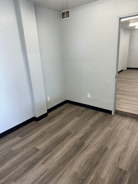 More Photos Of 11440 N Woodside Ave, Santee Service For Lease