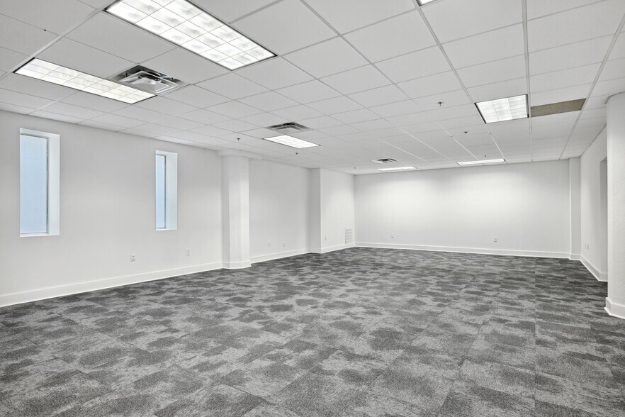 More Photos Of 241 Peachtree St NE, Atlanta Office For Lease