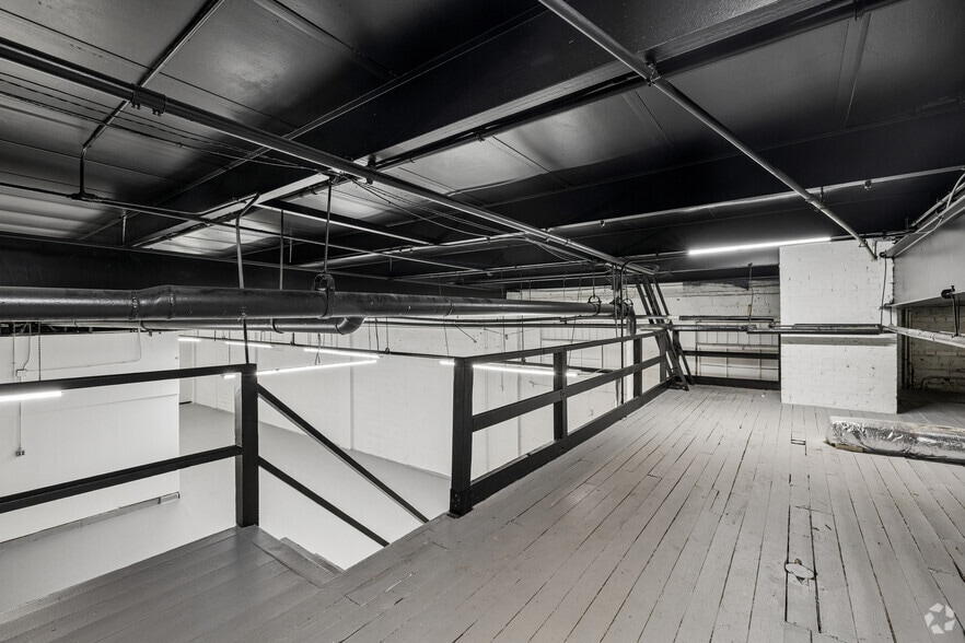 More Photos Of 2810 W Saratoga St, Baltimore Warehouse For Sale
