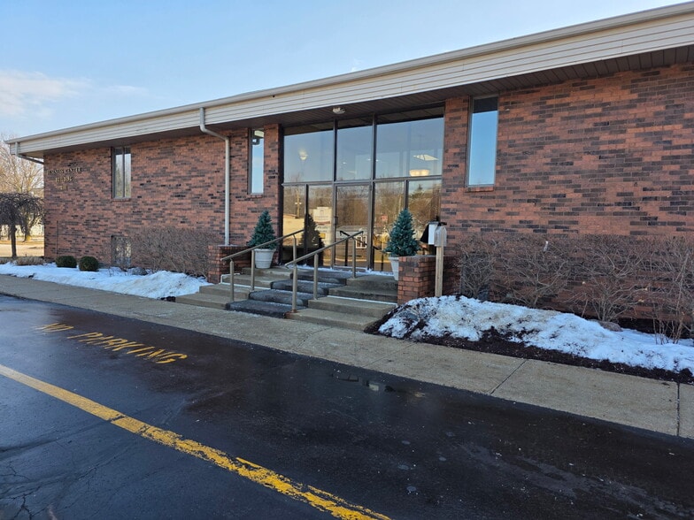 More Photos Of 2101 Aurelius Rd, Holt Medical For Lease