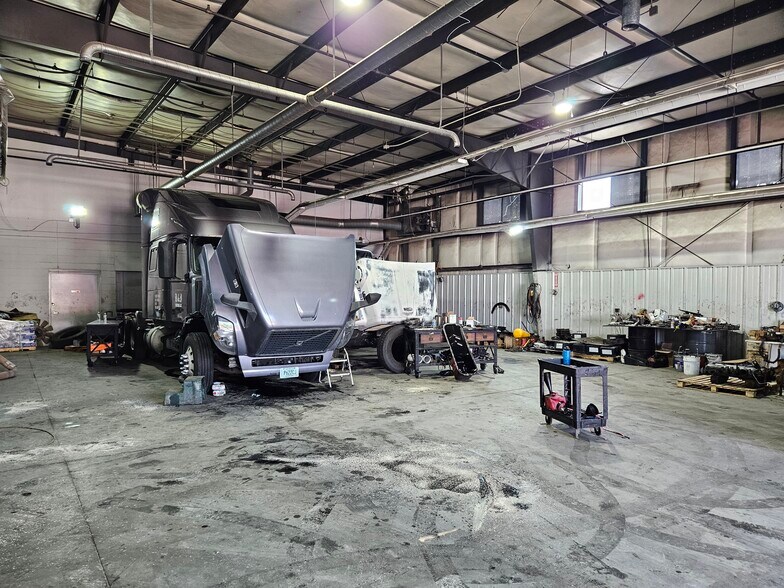 More Photos Of 6276 Memorial Dr, Stone Mountain Auto Dealership For Lease